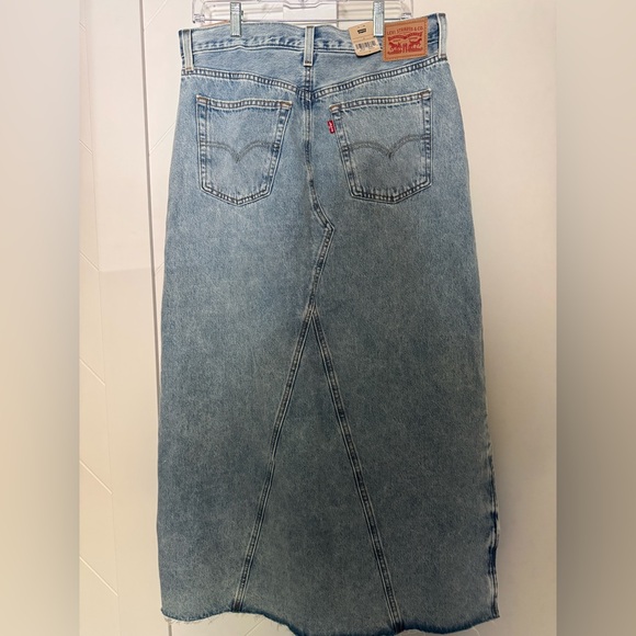 Levi's Iconic Blue Denim Maxi Skirt Size 31. Jean Skirt NWT - Picture 9 of 9